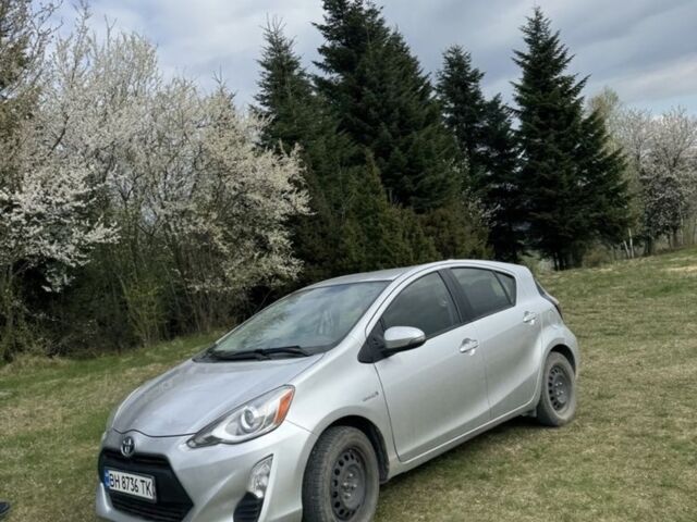 Серый Тойота Приус, объемом двигателя 1.5 л и пробегом 150 тыс. км за 13500 $, фото 1 на Automoto.ua