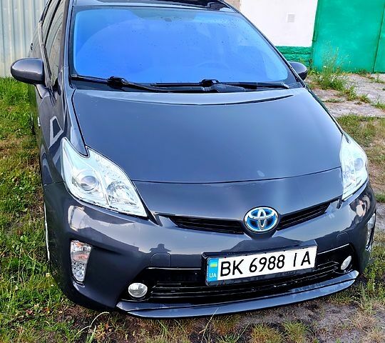 Серый Тойота Приус, объемом двигателя 1.8 л и пробегом 250 тыс. км за 10600 $, фото 1 на Automoto.ua