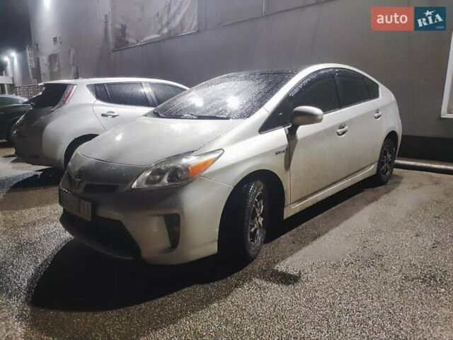 Серый Тойота Приус, объемом двигателя 1.8 л и пробегом 437 тыс. км за 10200 $, фото 1 на Automoto.ua