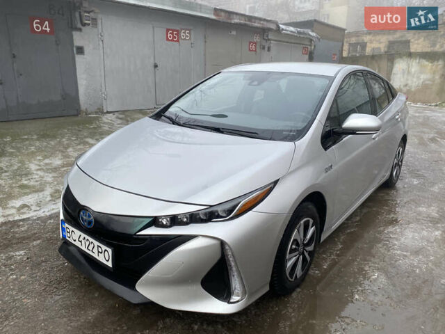 Серый Тойота Приус, объемом двигателя 1.8 л и пробегом 206 тыс. км за 17500 $, фото 1 на Automoto.ua