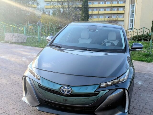 Сірий Тойота Пріус, об'ємом двигуна 1.8 л та пробігом 180 тис. км за 17000 $, фото 1 на Automoto.ua
