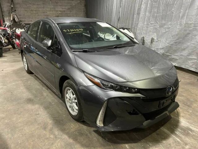 Серый Тойота Приус, объемом двигателя 1.8 л и пробегом 125 тыс. км за 13500 $, фото 1 на Automoto.ua