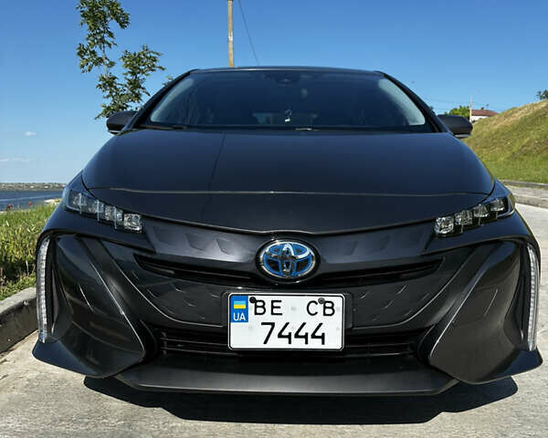 Серый Тойота Приус, объемом двигателя 1.8 л и пробегом 90 тыс. км за 28800 $, фото 1 на Automoto.ua