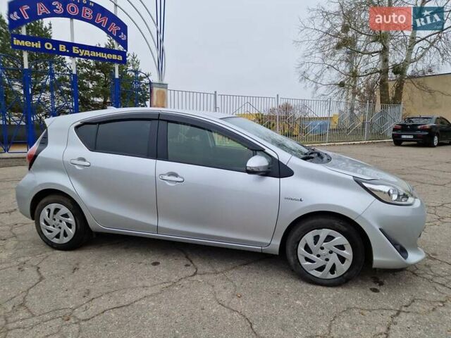 Серый Тойота Приус, объемом двигателя 1.5 л и пробегом 88 тыс. км за 12500 $, фото 1 на Automoto.ua