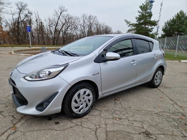 Серый Тойота Приус, объемом двигателя 1.5 л и пробегом 88 тыс. км за 12500 $, фото 1 на Automoto.ua