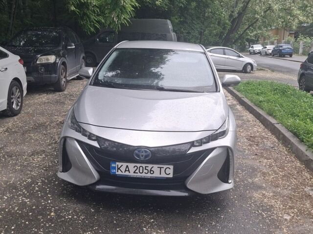 Серый Тойота Приус, объемом двигателя 1.8 л и пробегом 130 тыс. км за 17500 $, фото 1 на Automoto.ua