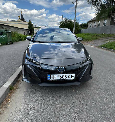 Серый Тойота Приус, объемом двигателя 1.8 л и пробегом 70 тыс. км за 20500 $, фото 1 на Automoto.ua