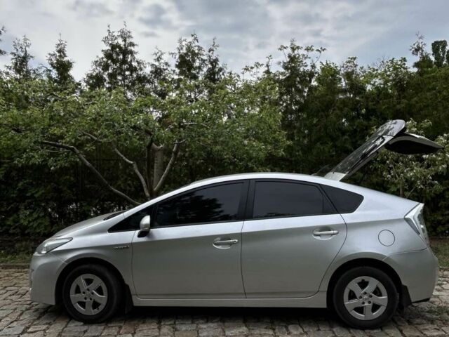 Сірий Тойота Пріус, об'ємом двигуна 1.8 л та пробігом 115 тис. км за 13000 $, фото 1 на Automoto.ua