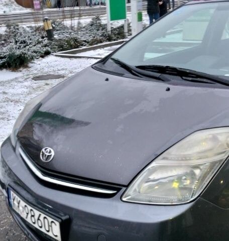 Серый Тойота Приус, объемом двигателя 0 л и пробегом 480 тыс. км за 4000 $, фото 1 на Automoto.ua