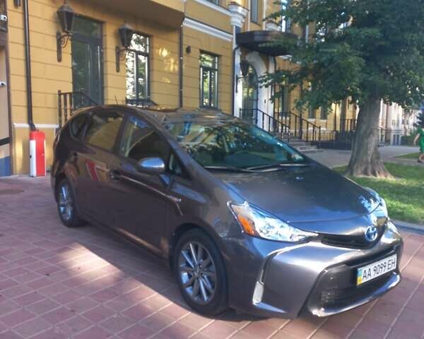Сірий Тойота Пріус, об'ємом двигуна 1.8 л та пробігом 227 тис. км за 17900 $, фото 1 на Automoto.ua