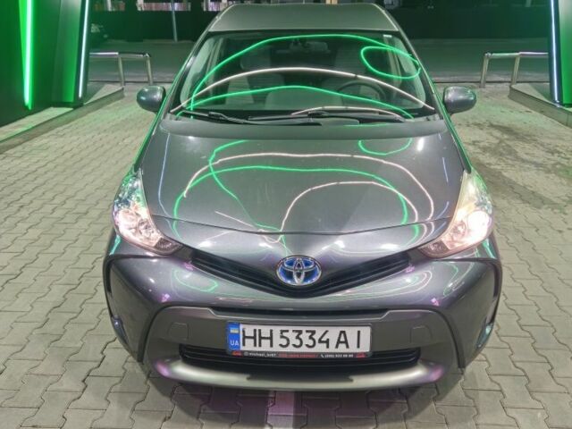 Серый Тойота Приус, объемом двигателя 1 л и пробегом 190 тыс. км за 15000 $, фото 1 на Automoto.ua