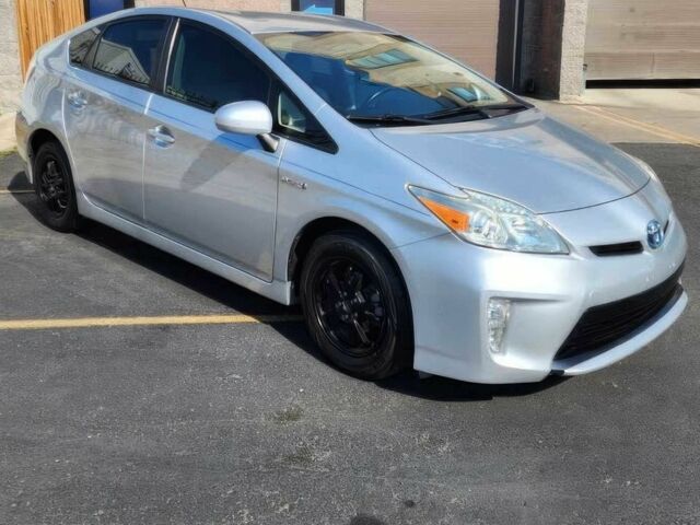 Тойота Приус 2013 в Чернигове на Automoto.ua Серый Тойота Приус, объемом двигателя 1.8 л и пробегом 84 тыс. км за 1900 $, фото 1 на Automoto.ua