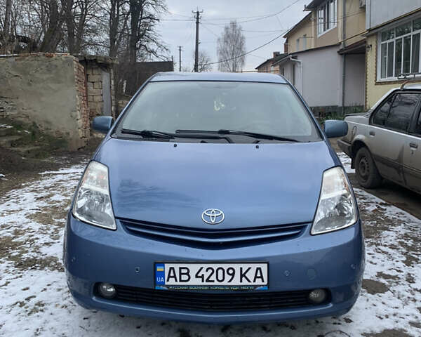 Синий Тойота Приус, объемом двигателя 1.5 л и пробегом 305 тыс. км за 8400 $, фото 1 на Automoto.ua