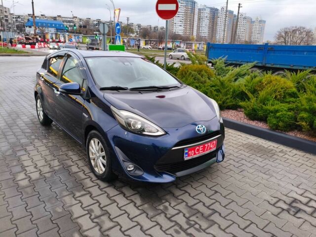 Синий Тойота Приус, объемом двигателя 1.5 л и пробегом 77 тыс. км за 12500 $, фото 1 на Automoto.ua