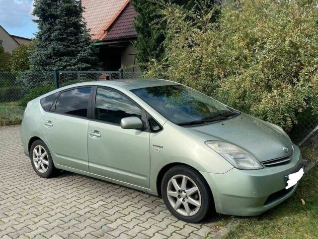 Зеленый Тойота Приус, объемом двигателя 1.5 л и пробегом 400 тыс. км за 6000 $, фото 1 на Automoto.ua