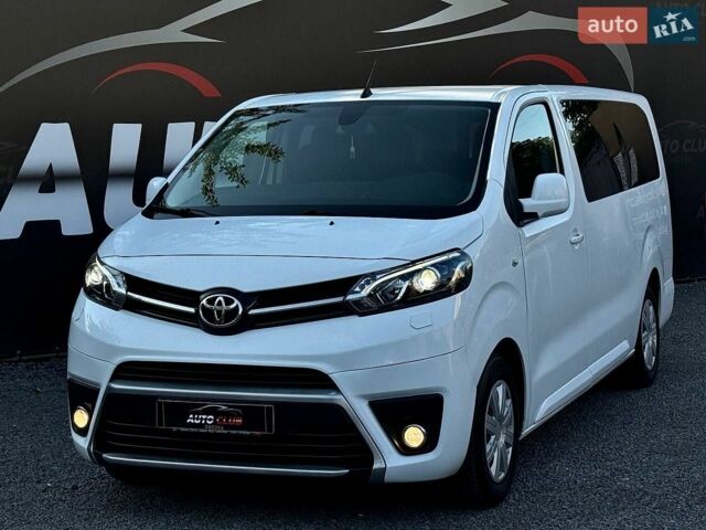 Білий Тойота Proace Verso, об'ємом двигуна 2 л та пробігом 169 тис. км за 17500 $, фото 1 на Automoto.ua
