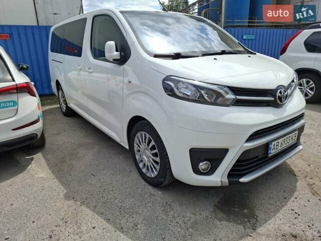 Білий Тойота Proace Verso, об'ємом двигуна 2 л та пробігом 64 тис. км за 28800 $, фото 1 на Automoto.ua
