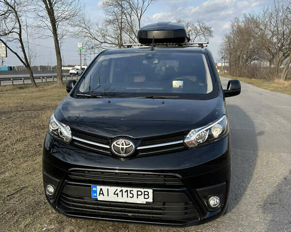 Черный Тойота Proace Verso, объемом двигателя 2 л и пробегом 68 тыс. км за 48000 $, фото 1 на Automoto.ua
