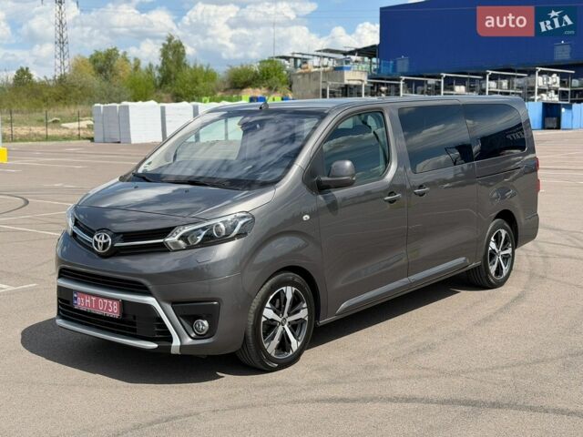 Сірий Тойота Proace Verso, об'ємом двигуна 2 л та пробігом 117 тис. км за 29900 $, фото 1 на Automoto.ua