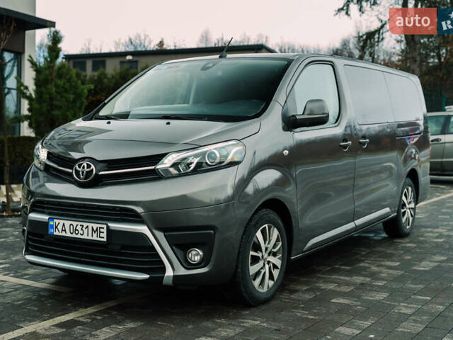 Сірий Тойота Proace Verso, об'ємом двигуна 2 л та пробігом 309 тис. км за 29000 $, фото 1 на Automoto.ua