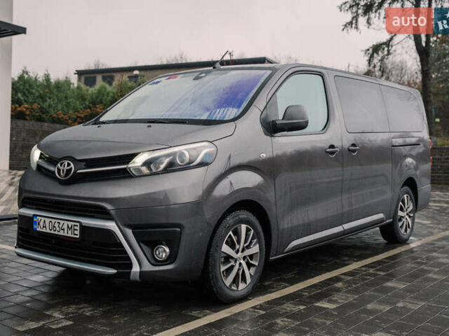 Сірий Тойота Proace Verso, об'ємом двигуна 2 л та пробігом 234 тис. км за 35000 $, фото 1 на Automoto.ua