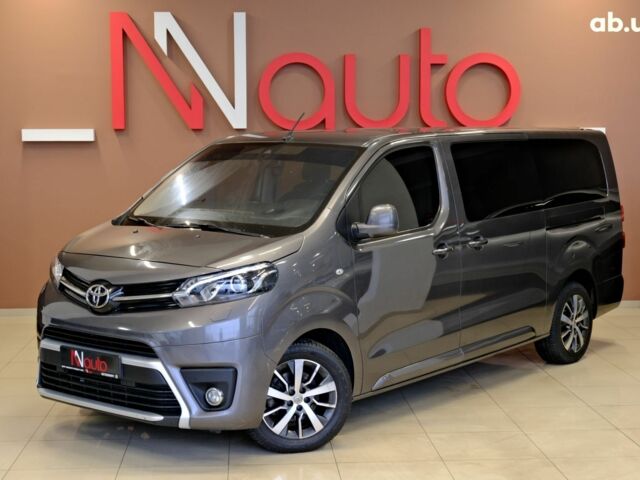 Серый Тойота Proace Verso, объемом двигателя 2 л и пробегом 118 тыс. км за 39900 $, фото 1 на Automoto.ua