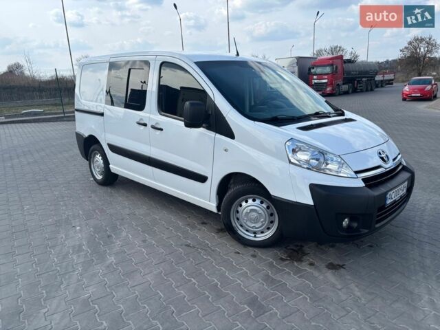 Белый Тойота Proace, объемом двигателя 2 л и пробегом 192 тыс. км за 7300 $, фото 1 на Automoto.ua