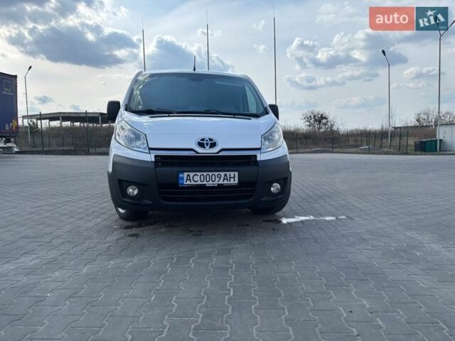 Белый Тойота Proace, объемом двигателя 2 л и пробегом 192 тыс. км за 7900 $, фото 1 на Automoto.ua