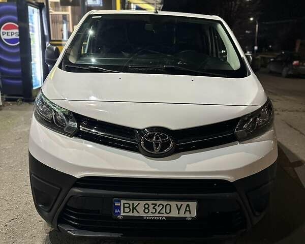 Білий Тойота Proace, об'ємом двигуна 0 л та пробігом 30 тис. км за 16950 $, фото 1 на Automoto.ua