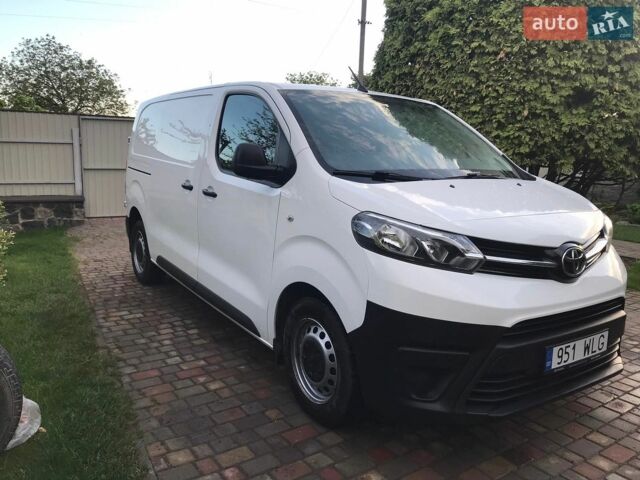 Белый Тойота Proace, объемом двигателя 2 л и пробегом 165 тыс. км за 16555 $, фото 1 на Automoto.ua