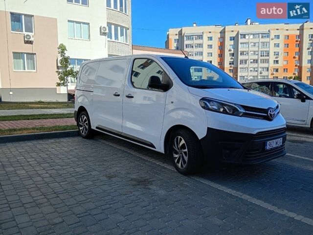 Белый Тойота Proace, объемом двигателя 2 л и пробегом 170 тыс. км за 15800 $, фото 1 на Automoto.ua