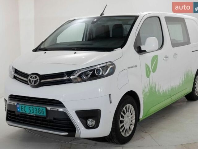 Білий Тойота Proace, об'ємом двигуна 0 л та пробігом 194 тис. км за 25999 $, фото 1 на Automoto.ua