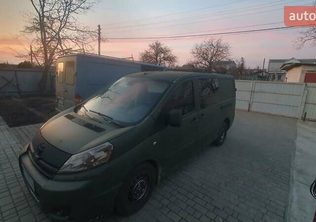 Білий Тойота Proace, об'ємом двигуна 2 л та пробігом 250 тис. км за 9000 $, фото 1 на Automoto.ua