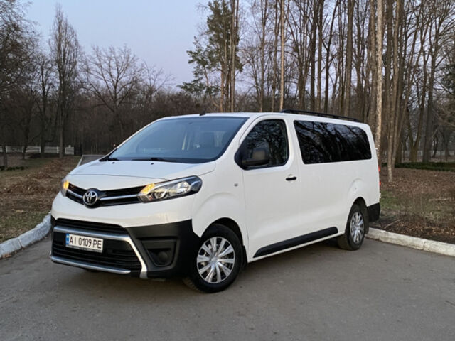 Белый Тойота Proace, объемом двигателя 2 л и пробегом 178 тыс. км за 17000 $, фото 1 на Automoto.ua