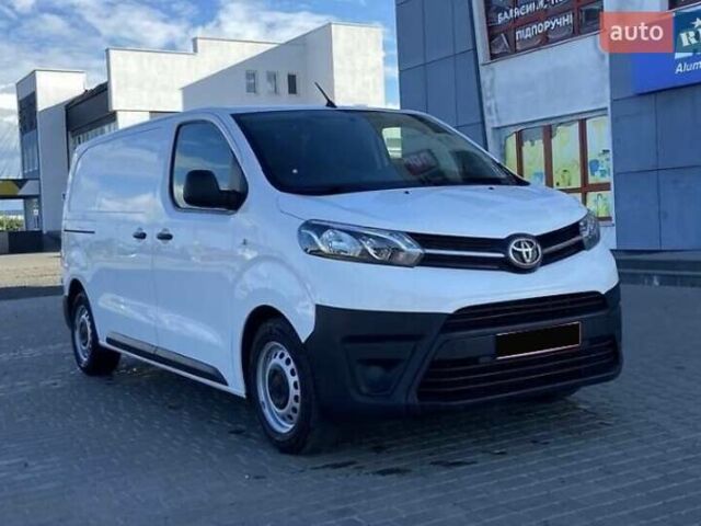 Белый Тойота Proace, объемом двигателя 1.56 л и пробегом 360 тыс. км за 12200 $, фото 1 на Automoto.ua