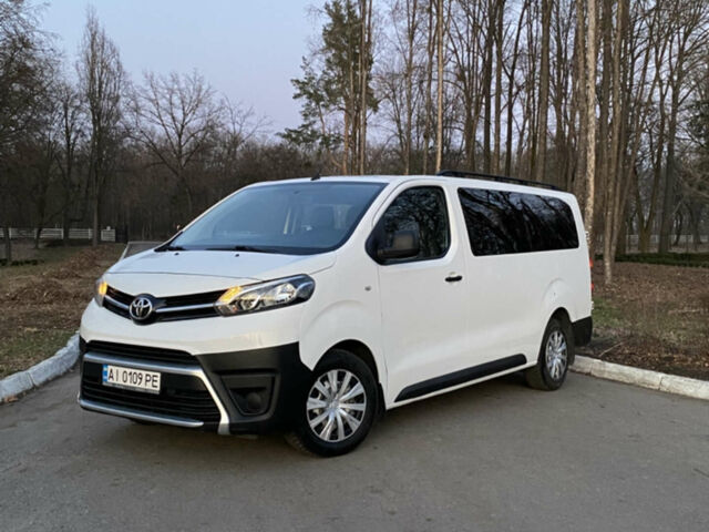 Белый Тойота Proace, объемом двигателя 2 л и пробегом 178 тыс. км за 16500 $, фото 1 на Automoto.ua