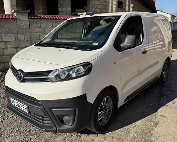 Белый Тойота Proace, объемом двигателя 1.56 л и пробегом 198 тыс. км за 12700 $, фото 1 на Automoto.ua
