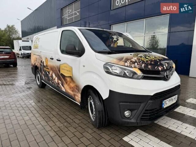 Белый Тойота Proace, объемом двигателя 2 л и пробегом 250 тыс. км за 16999 $, фото 1 на Automoto.ua