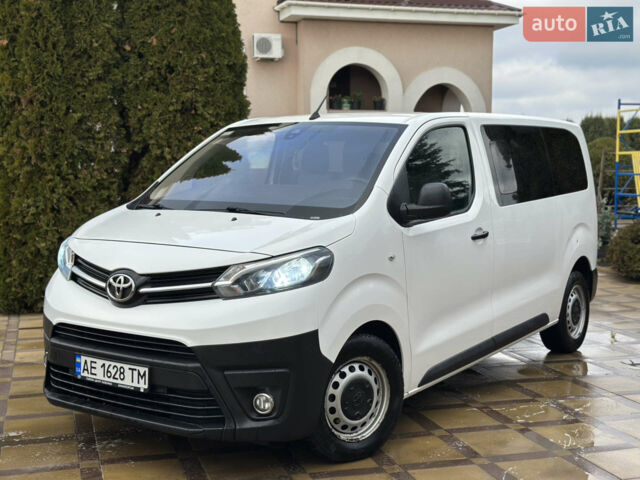 Белый Тойота Proace, объемом двигателя 2 л и пробегом 193 тыс. км за 19300 $, фото 1 на Automoto.ua