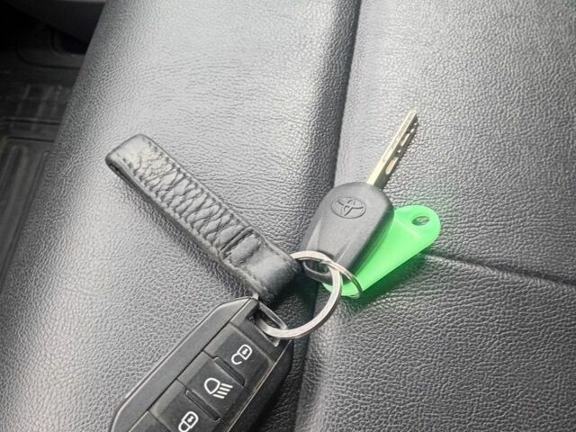 Белый Тойота Proace, объемом двигателя 2 л и пробегом 232 тыс. км за 16800 $, фото 1 на Automoto.ua