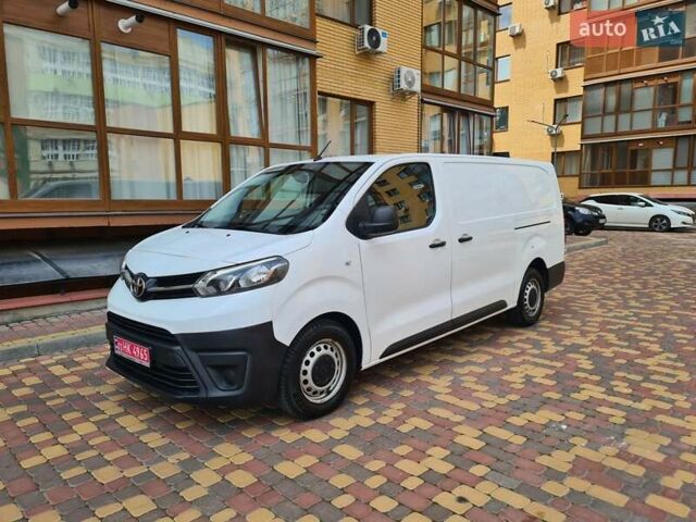 Белый Тойота Proace, объемом двигателя 2 л и пробегом 207 тыс. км за 16999 $, фото 1 на Automoto.ua