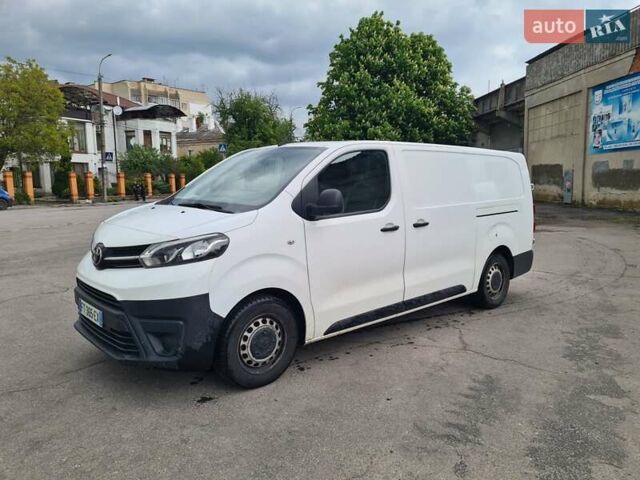 Белый Тойота Proace, объемом двигателя 2 л и пробегом 219 тыс. км за 17300 $, фото 1 на Automoto.ua
