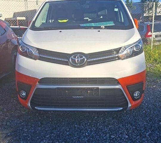 Белый Тойота Proace, объемом двигателя 0 л и пробегом 128 тыс. км за 24900 $, фото 1 на Automoto.ua