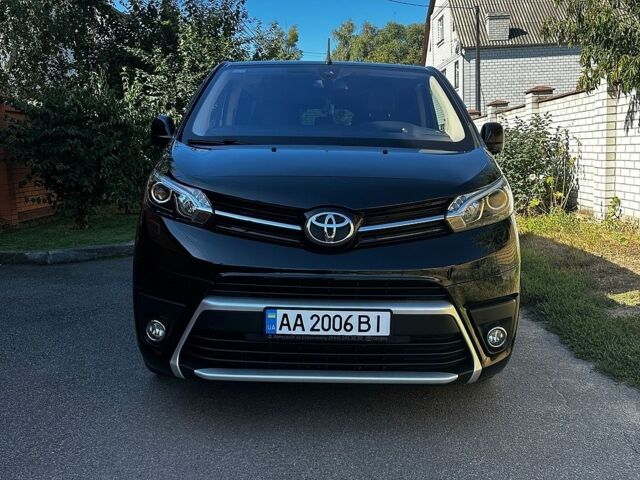 Чорний Тойота Proace, об'ємом двигуна 2 л та пробігом 63 тис. км за 29999 $, фото 1 на Automoto.ua