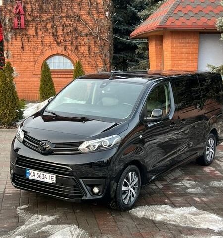 Черный Тойота Proace, объемом двигателя 2 л и пробегом 118 тыс. км за 35900 $, фото 1 на Automoto.ua