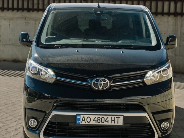 Черный Тойота Proace, объемом двигателя 2 л и пробегом 333 тыс. км за 28000 $, фото 1 на Automoto.ua