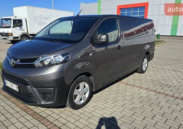 Серый Тойота Proace, объемом двигателя 2 л и пробегом 182 тыс. км за 15300 $, фото 1 на Automoto.ua