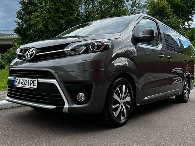 Сірий Тойота Proace, об'ємом двигуна 2 л та пробігом 222 тис. км за 26999 $, фото 1 на Automoto.ua