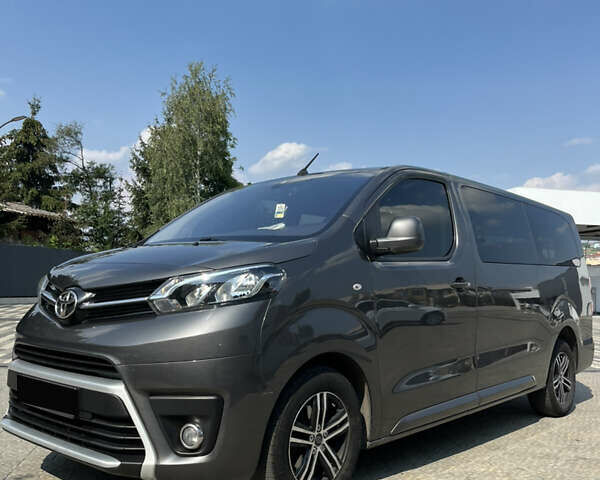 Серый Тойота Proace, объемом двигателя 2 л и пробегом 227 тыс. км за 25000 $, фото 1 на Automoto.ua