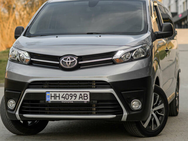 Серый Тойота Proace, объемом двигателя 2 л и пробегом 185 тыс. км за 28900 $, фото 1 на Automoto.ua